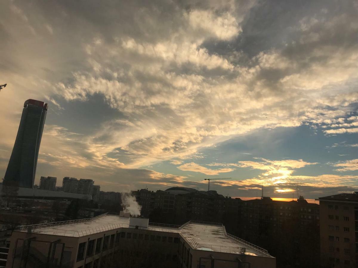 On The Top Floor Watching Citylife And Mico ミラノ エクステリア 写真